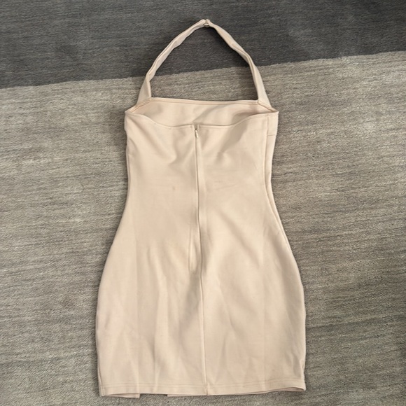 superdown nude contour bodycon halter dress - Picture 2 of 6